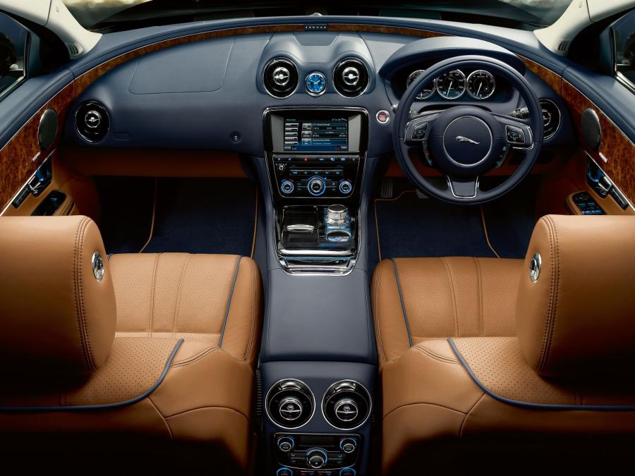  Jaguar XJ 2009 года  (UK) (фото 21 из 30)